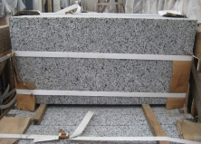 Серый гранит: особенности материала
